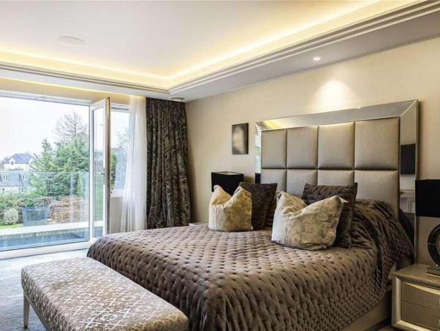 House for sale in Whetstone, Oakleigh Park