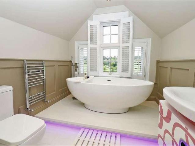 House for sale in Stone, Baswich