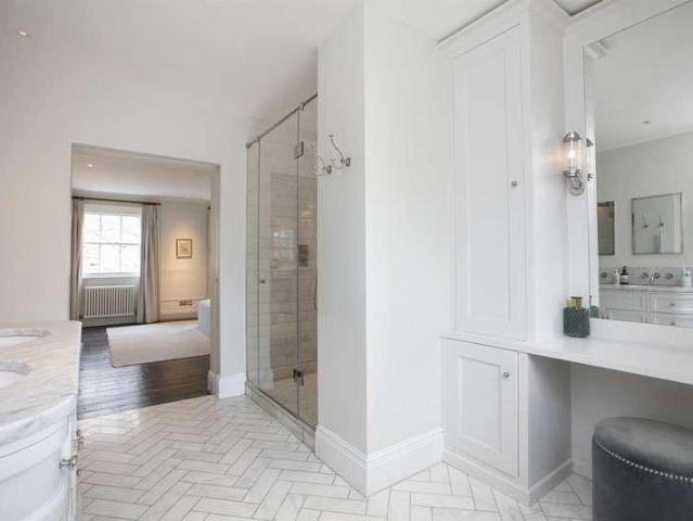 House for sale in Denmark Hill, Greater London