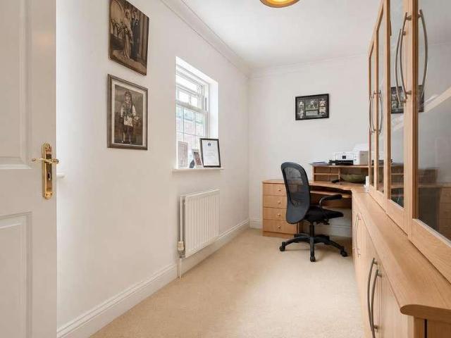 House for sale in Chipping Hill, Essex