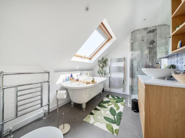 House for sale in Barton Stacey, Hampshire