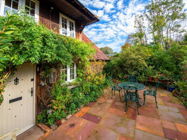 House for sale in Styants Bottom, The Butts