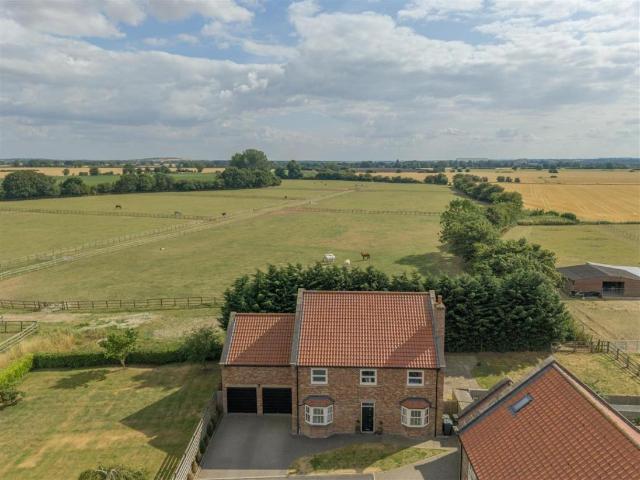 House for sale in Church Fenton, North Yorkshire
