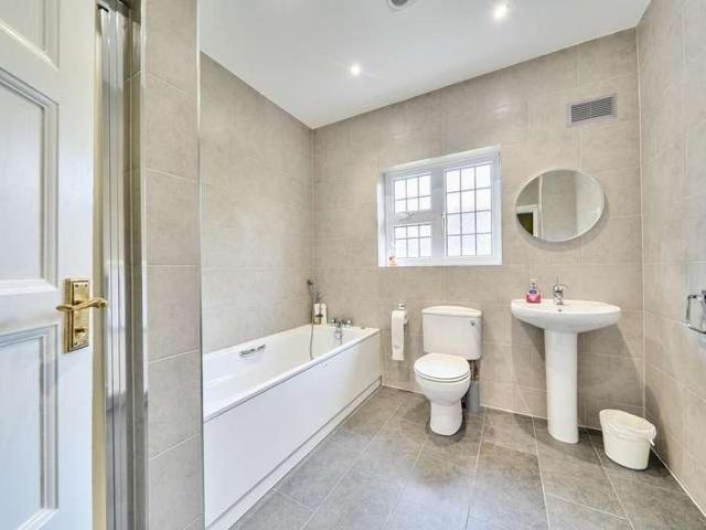 House for sale in Harrow Weald, Greater London