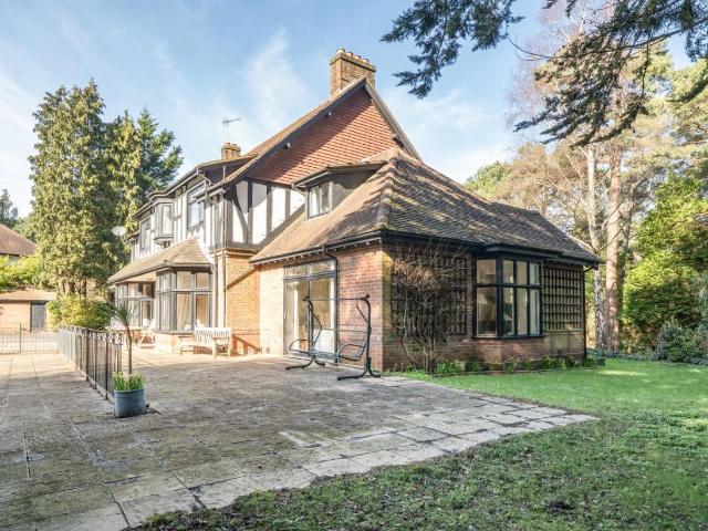 House for sale in Talbot Woods, Bournemouth