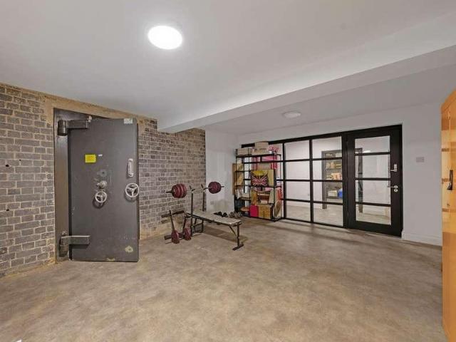 House for sale in Cliff Hill, Green Close