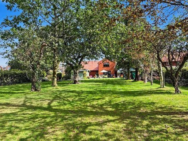 House for sale in Froggatt, East Midlands
