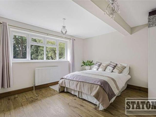 House for sale in Elstree and Borehamwood, Borehamwood