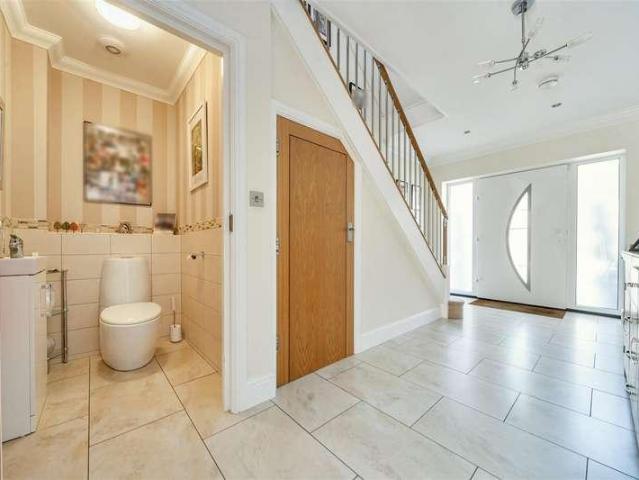 House for sale in Aston Clinton, Buckinghamshire