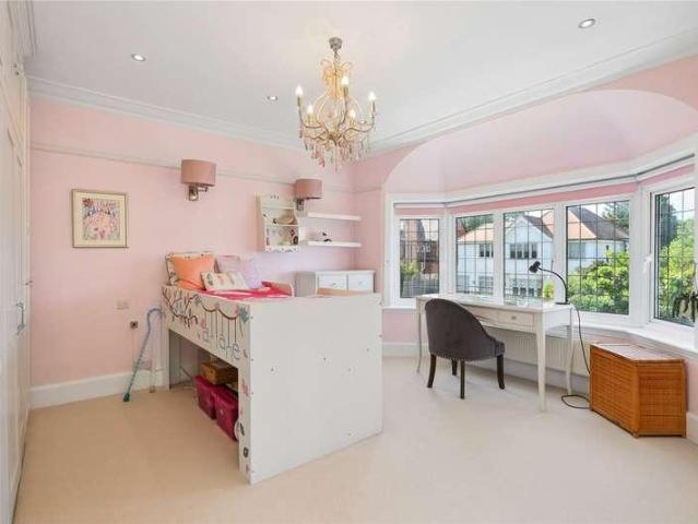 House for sale in New Malden, Greater London
