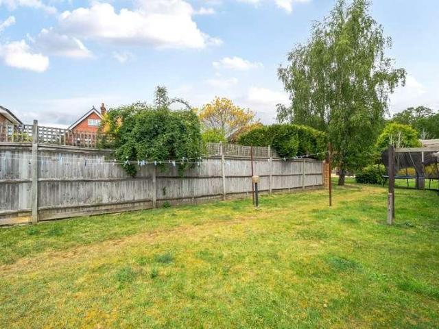 House for sale in Horsell, Woking