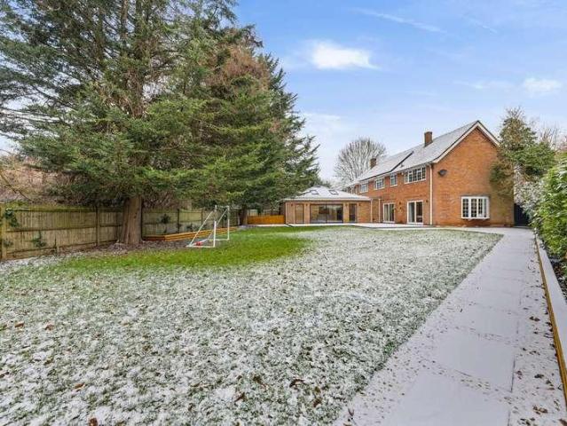 House for sale in Highway, Maidenhead