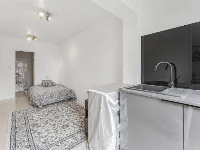 House for sale in Greater London