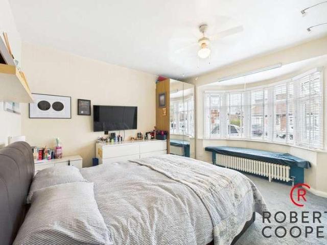 House for sale in Ruislip, Eastcote