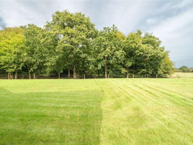 House for sale in Lower Dicker, Cross In Hand