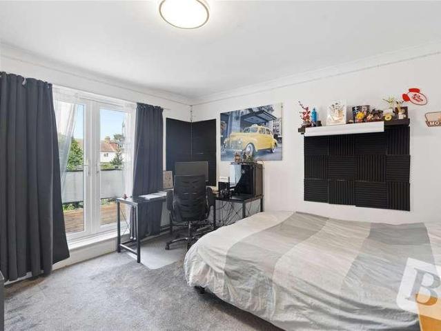 House for sale in Rush Green, Greater London