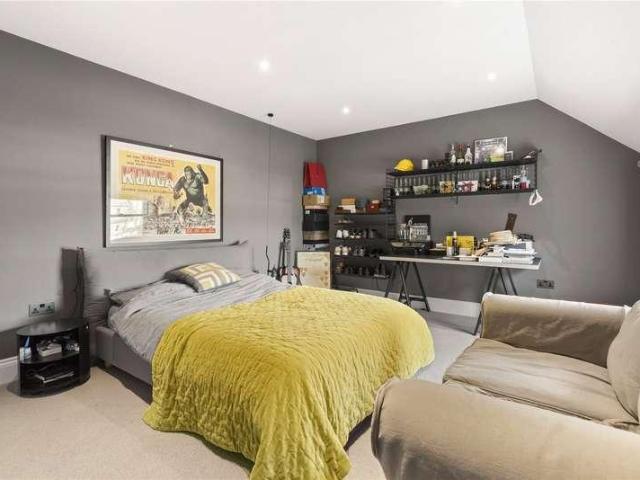 House for sale in Furzedown, Greater London