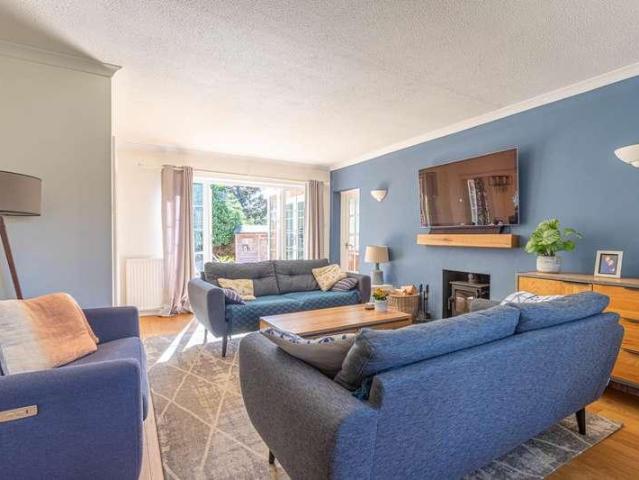House for sale in Emmer Green, Reading