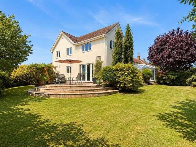 House for sale in Chipping Hill, Essex
