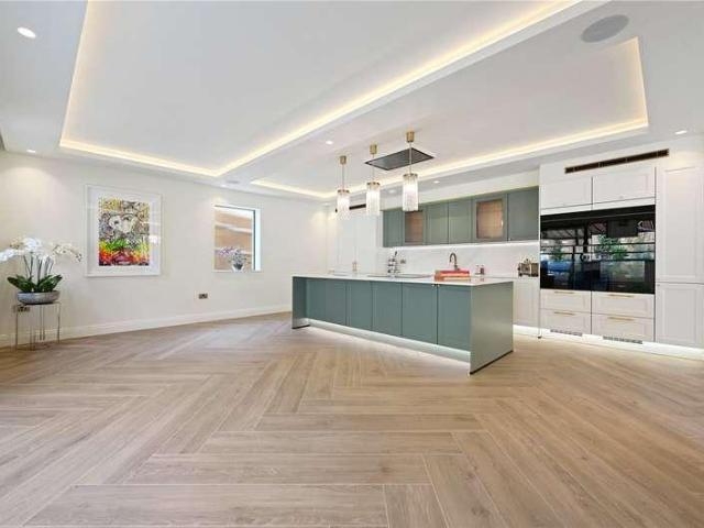 House for sale in London Borough of Hillingdon, Greater London