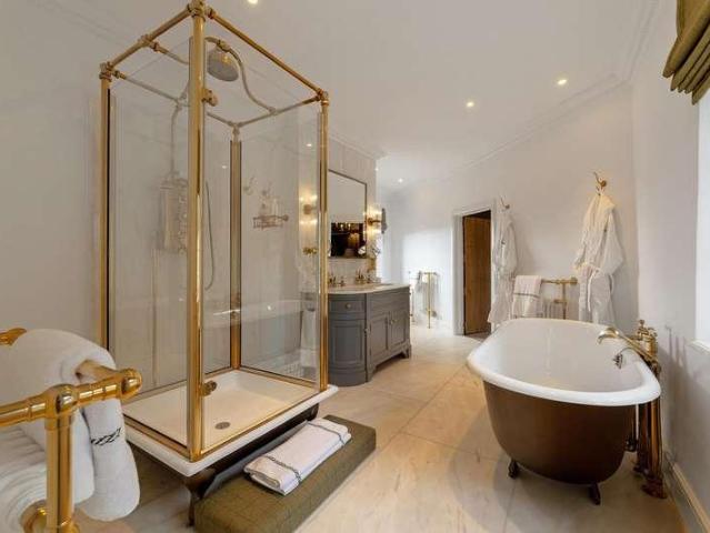 House for sale in Stowe, Akeley