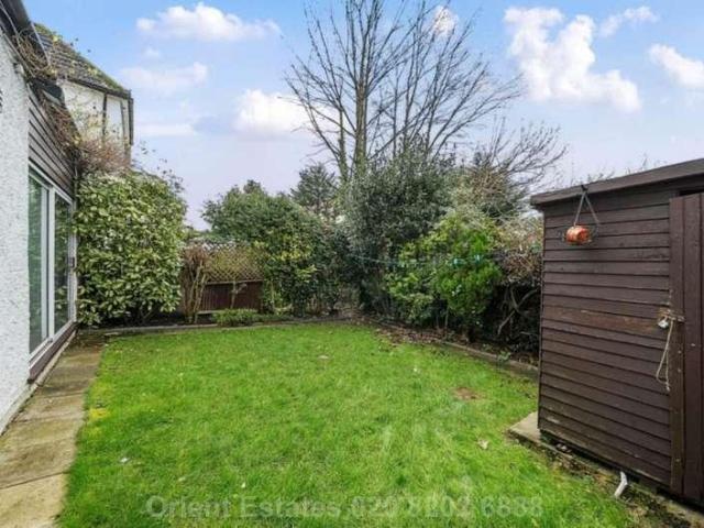 House for sale in Hendon Central, The Hyde