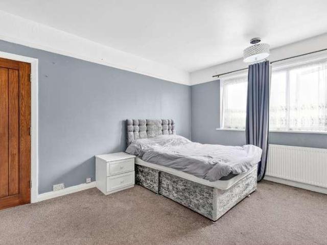House for sale in London Borough of Croydon, Norbury