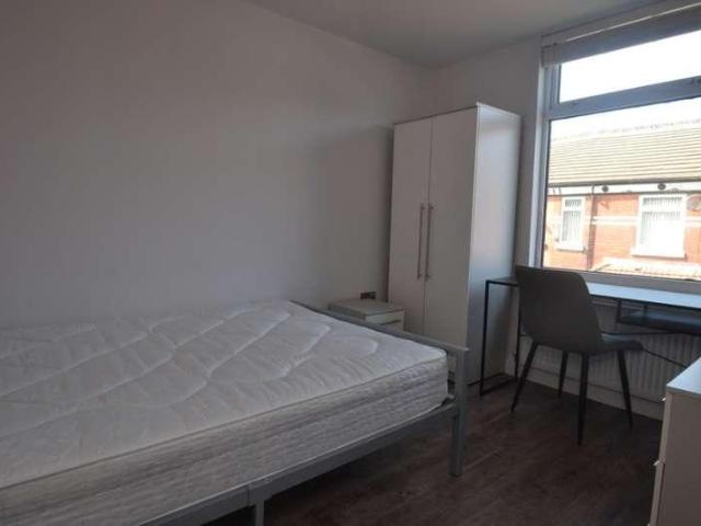 House for sale in Georgia, Greater Manchester