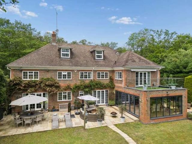 House for sale in Farnham Common, Buckinghamshire