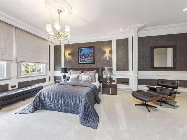 House for sale in Weybridge, Elmbridge