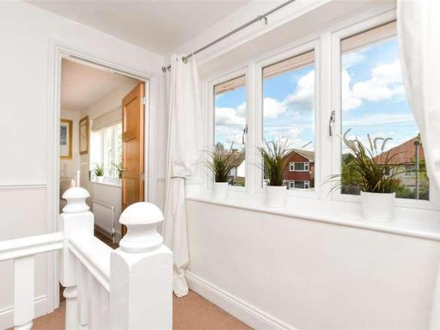 House for sale in Caterham, Caterham on the Hill