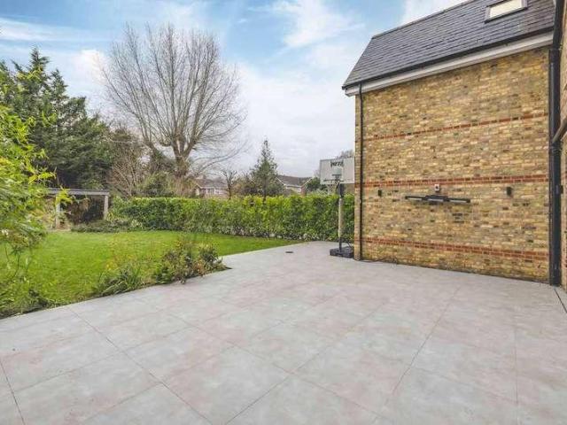 House for sale in Southlea, Datchet