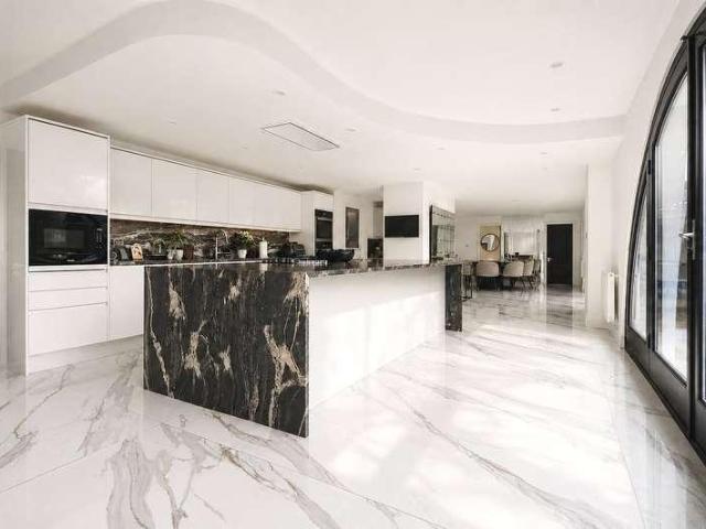 House for sale in Totteridge, Greater London