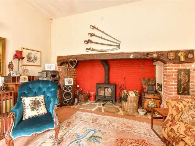 House for sale in Oad Street, Kent