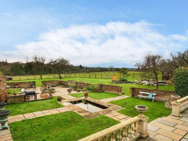 House for sale in Batchworth