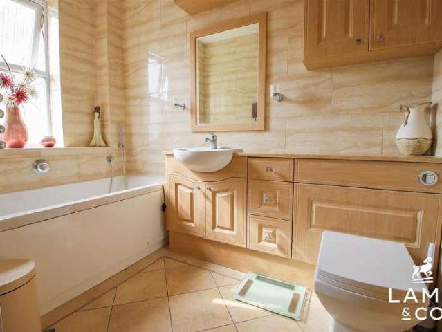House for sale in Dale Hill, Essex