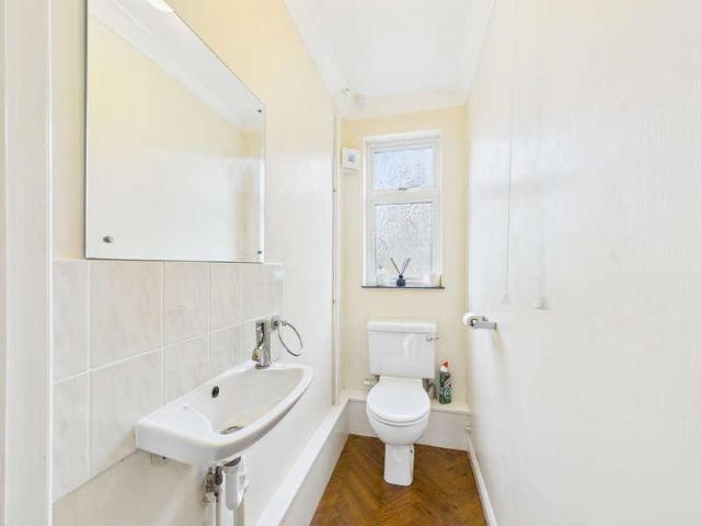 House for sale in Wickhurst Green, Horsham