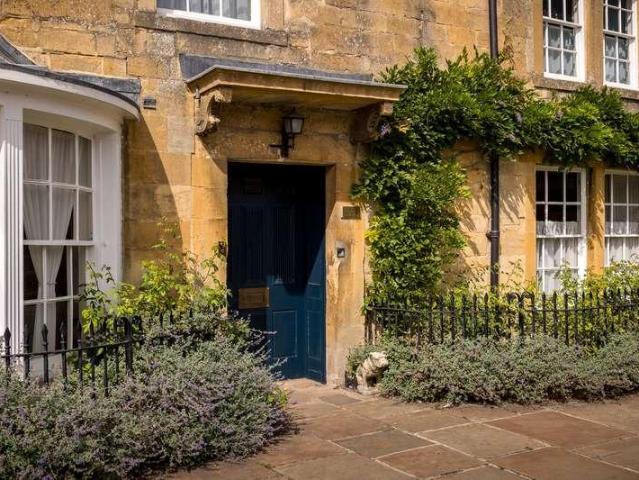 House for sale in Fossebridge, Gloucestershire