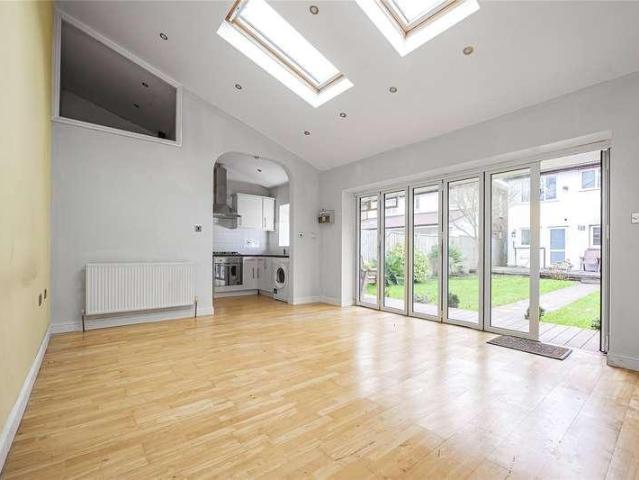 House for sale in New Malden, Greater London
