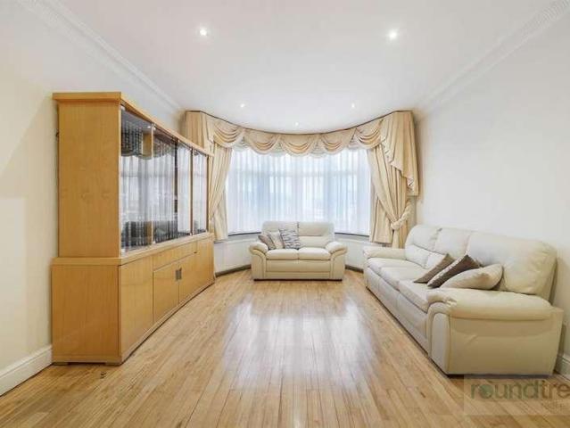House for sale in Temple Fortune, Greater London