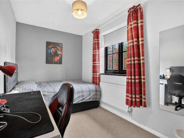 House for sale in West End, Heol-las
