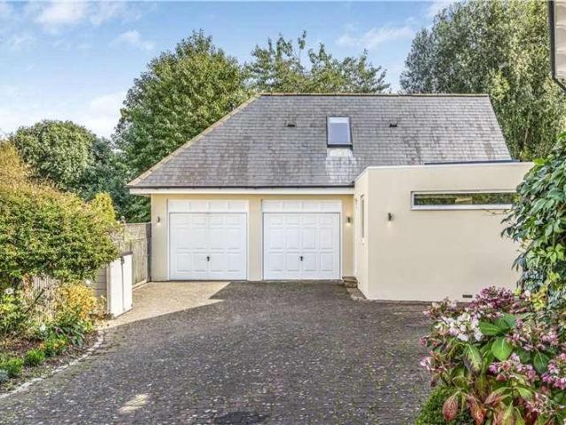 House for sale in Greater London