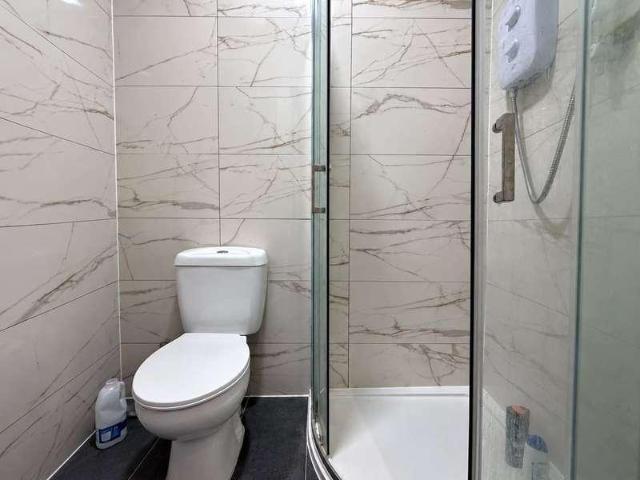 House for sale in Stockley Est., Greater London