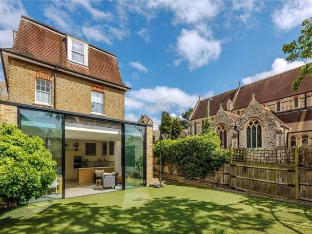 House for sale in Roehampton, Greater London