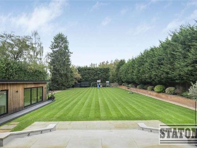 House for sale in Greater London