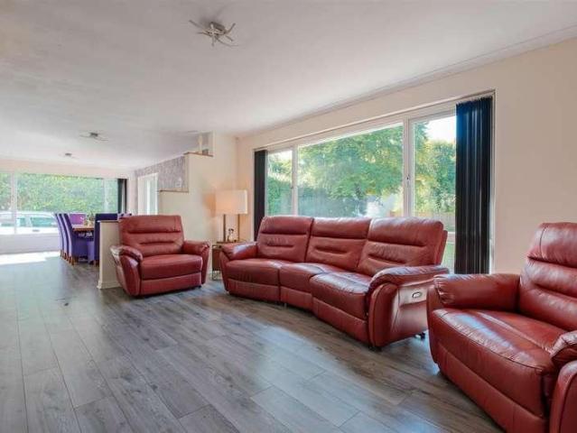 House for sale in Chantinghall, Hamilton