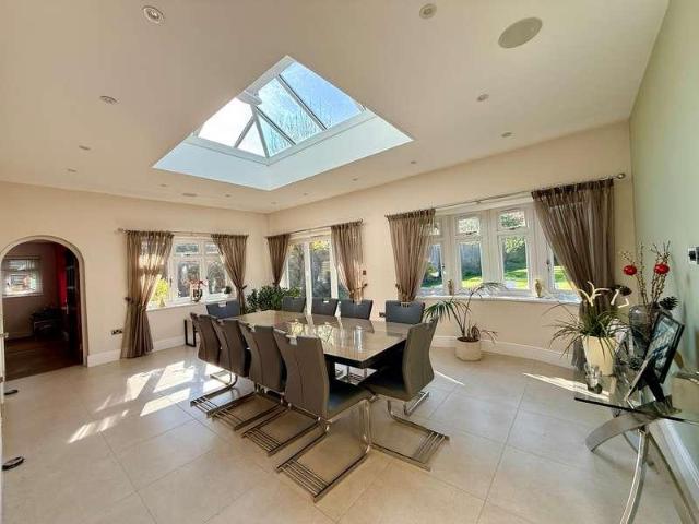 House for sale in London Borough of Croydon, Addiscombe