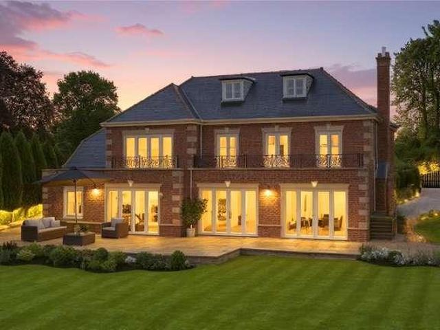 House for sale in Hadley Wood, Greater London