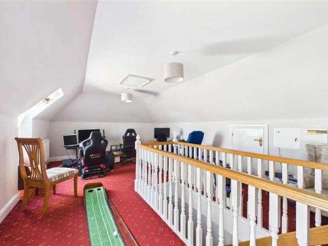 House for sale in Heol-las, Surrey