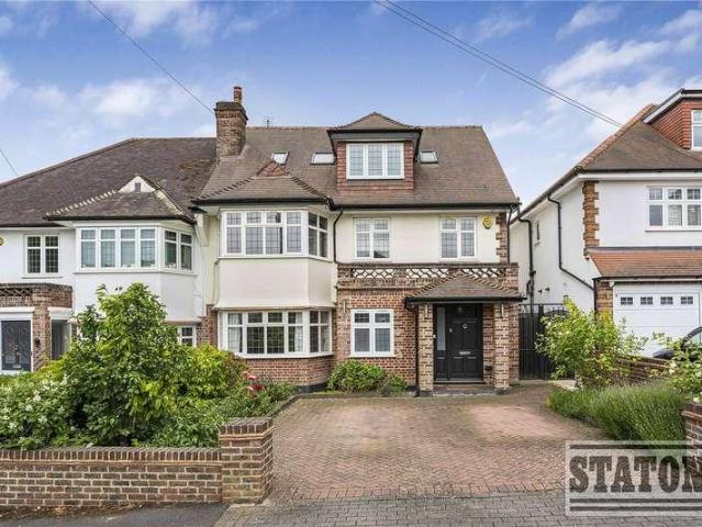House for sale in East Barnet, Greater London
